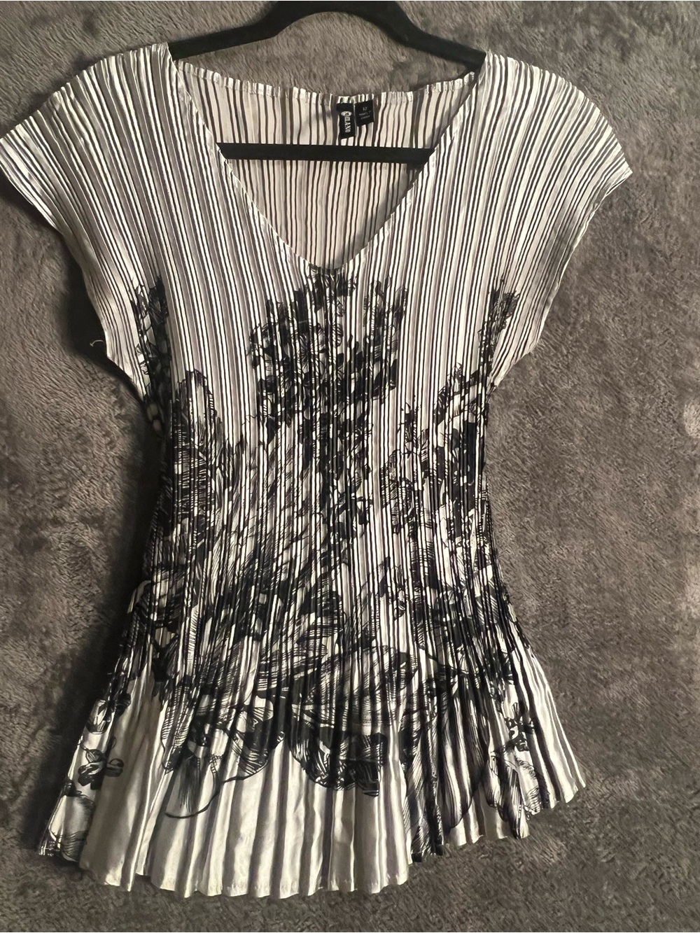 Milano Black & White Pleated V-Neck Satin Women's Top